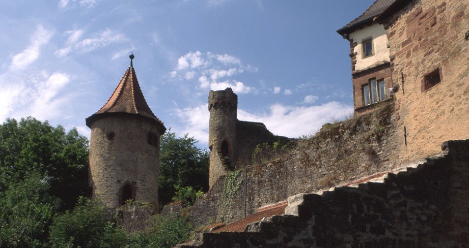Ruine der Burg Neidenstein, Hollfeld, Germany, Germany